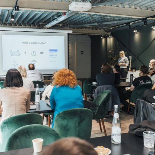 ecole-nejma-video-thumbnail